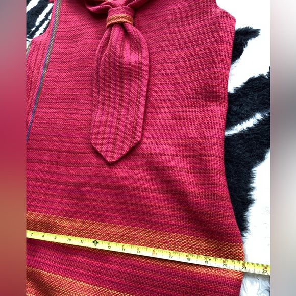Vintage 1960’s Wool Tweed Magenta Sleeveless Dress. B31 - Picture 13 of 16